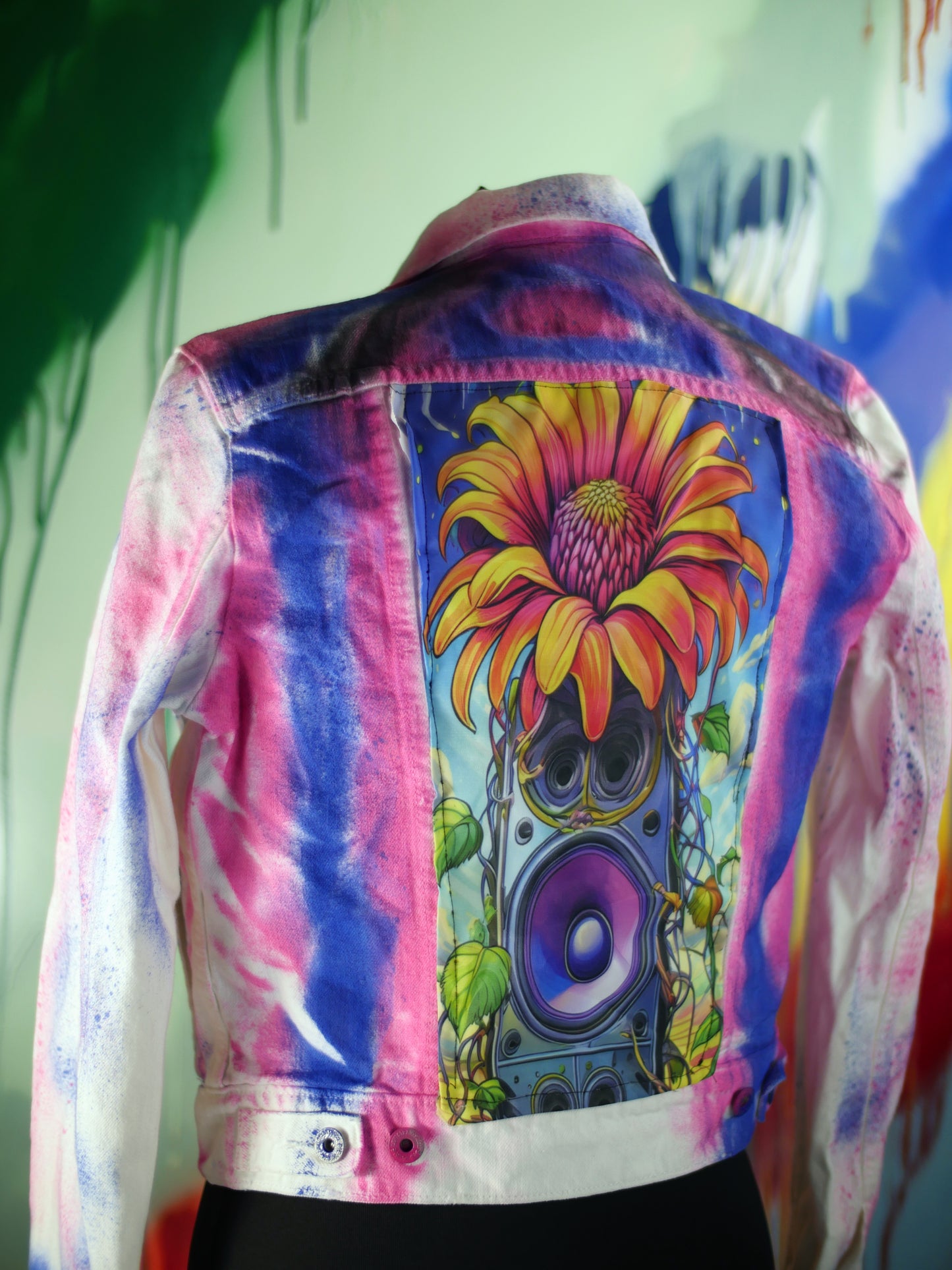 Painted flower speaker jacket